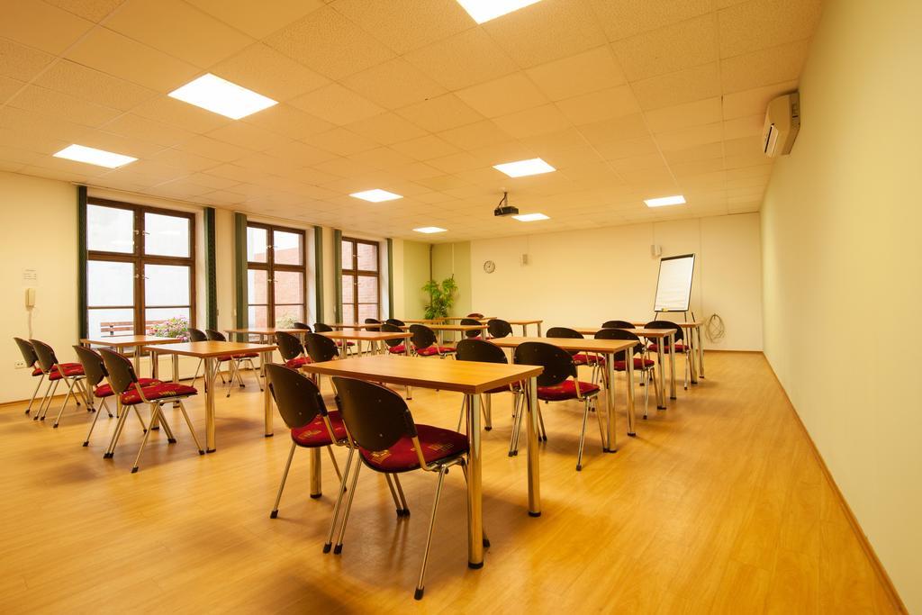 Sport-V-Hotel Hrotovice Zewnętrze zdjęcie