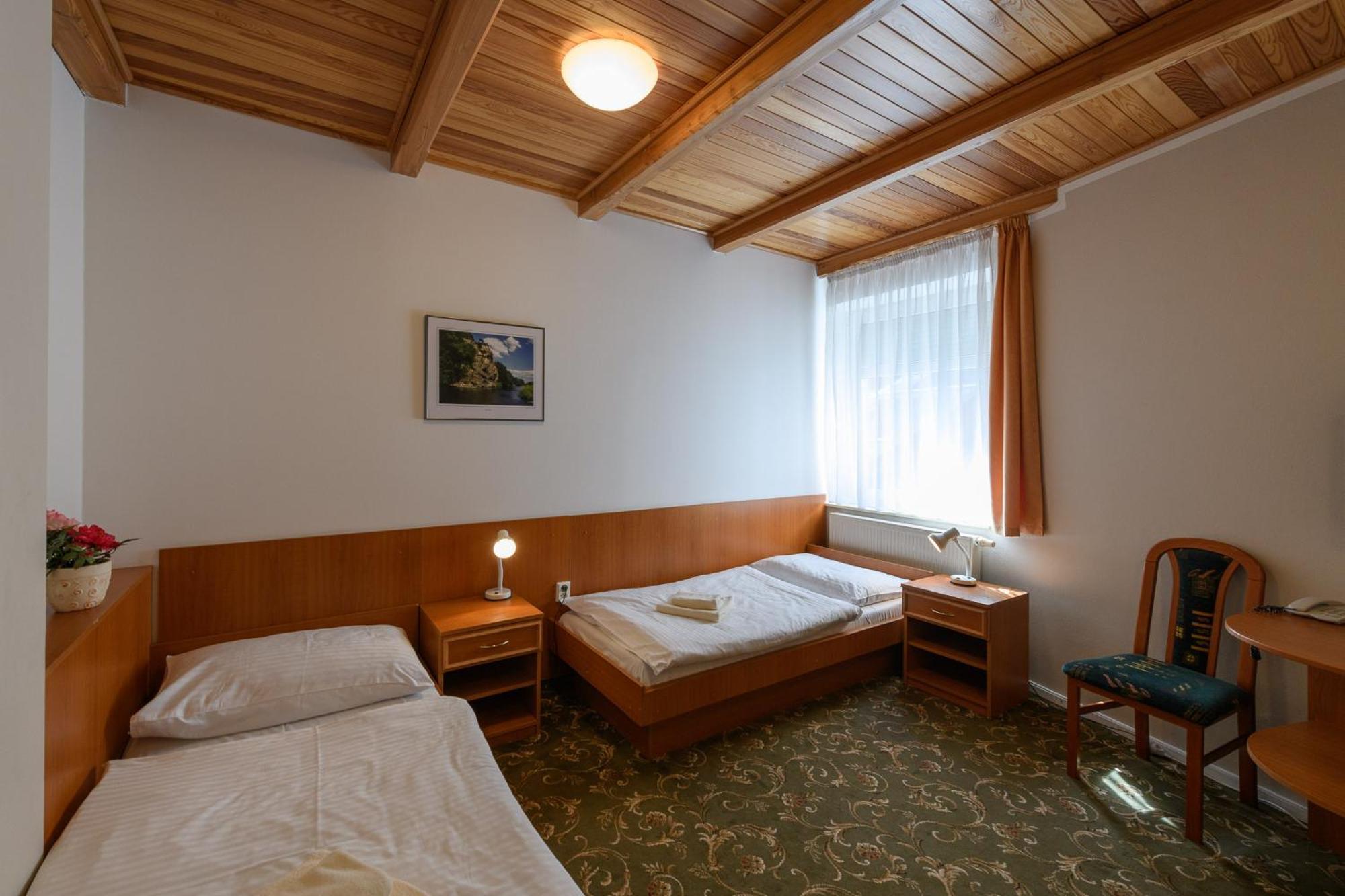 Sport-V-Hotel Hrotovice Zewnętrze zdjęcie