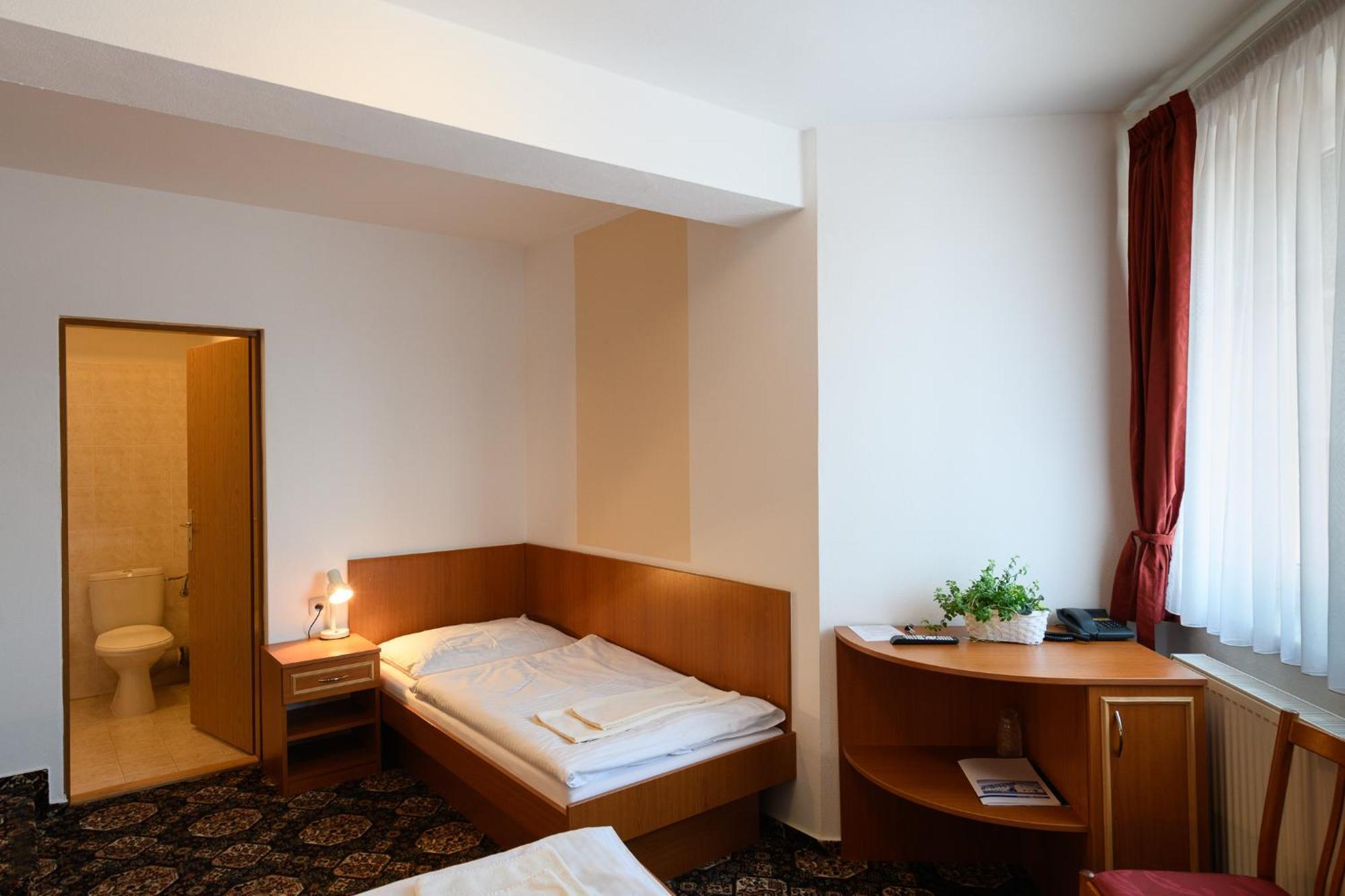 Sport-V-Hotel Hrotovice Zewnętrze zdjęcie