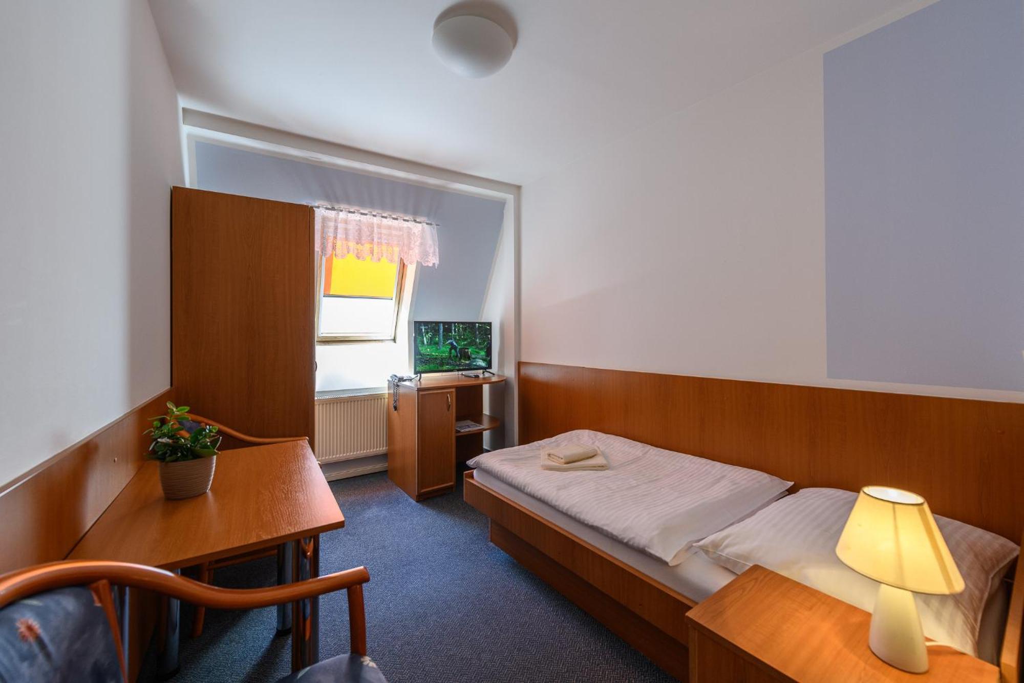 Sport-V-Hotel Hrotovice Zewnętrze zdjęcie