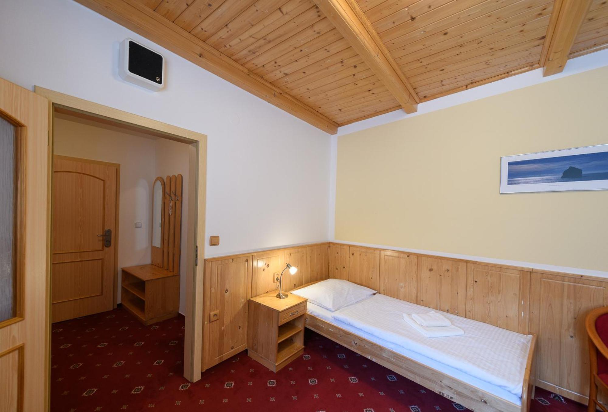 Sport-V-Hotel Hrotovice Zewnętrze zdjęcie