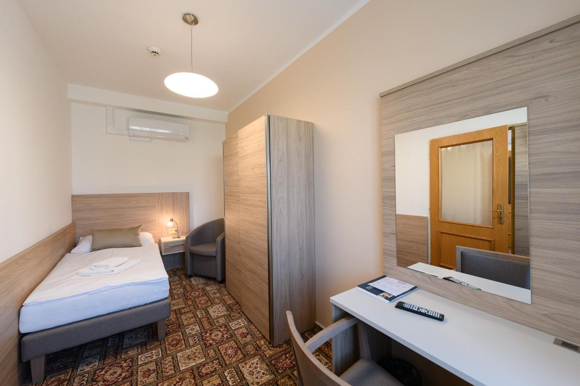 Sport-V-Hotel Hrotovice Zewnętrze zdjęcie
