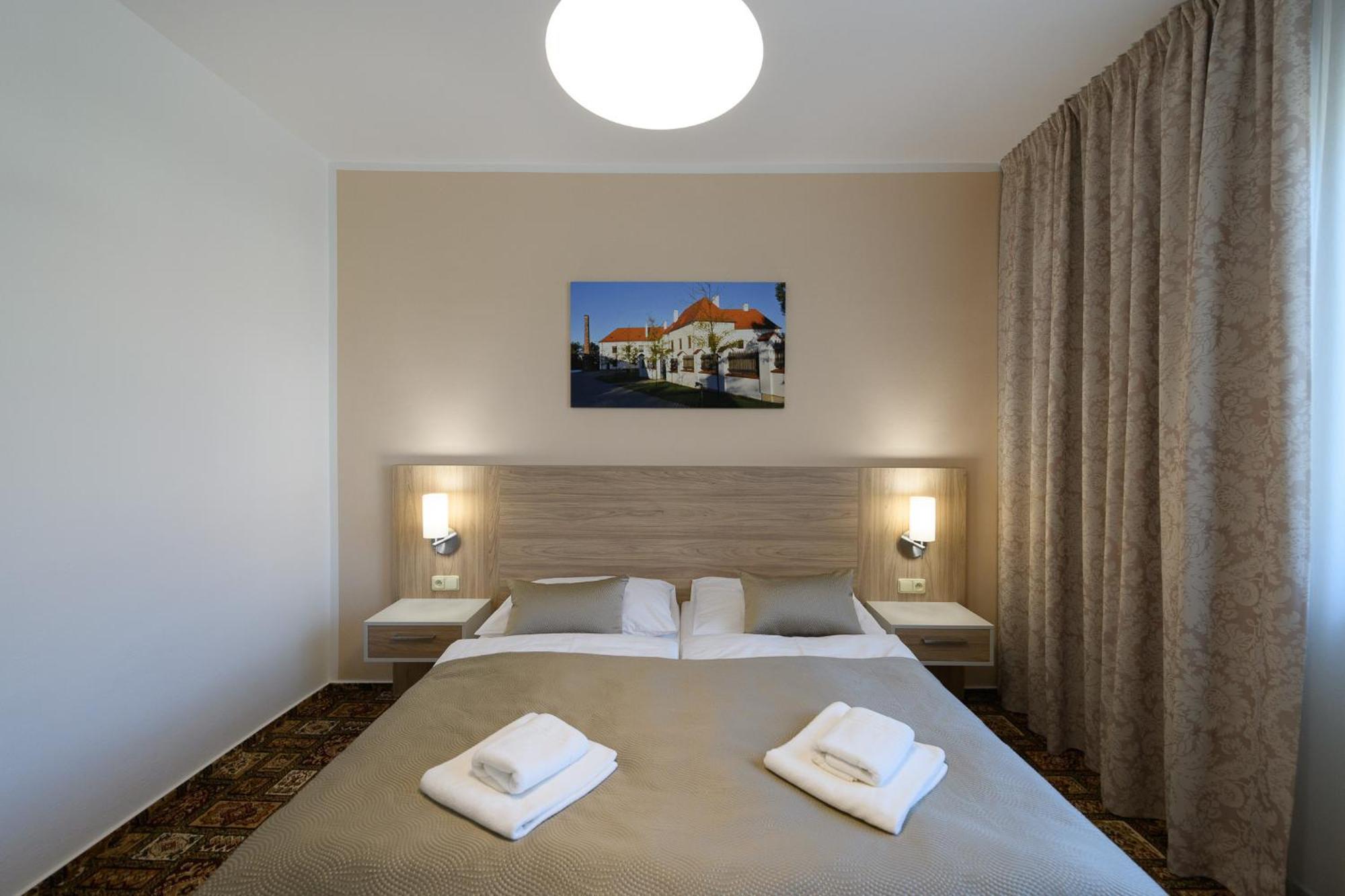 Sport-V-Hotel Hrotovice Zewnętrze zdjęcie