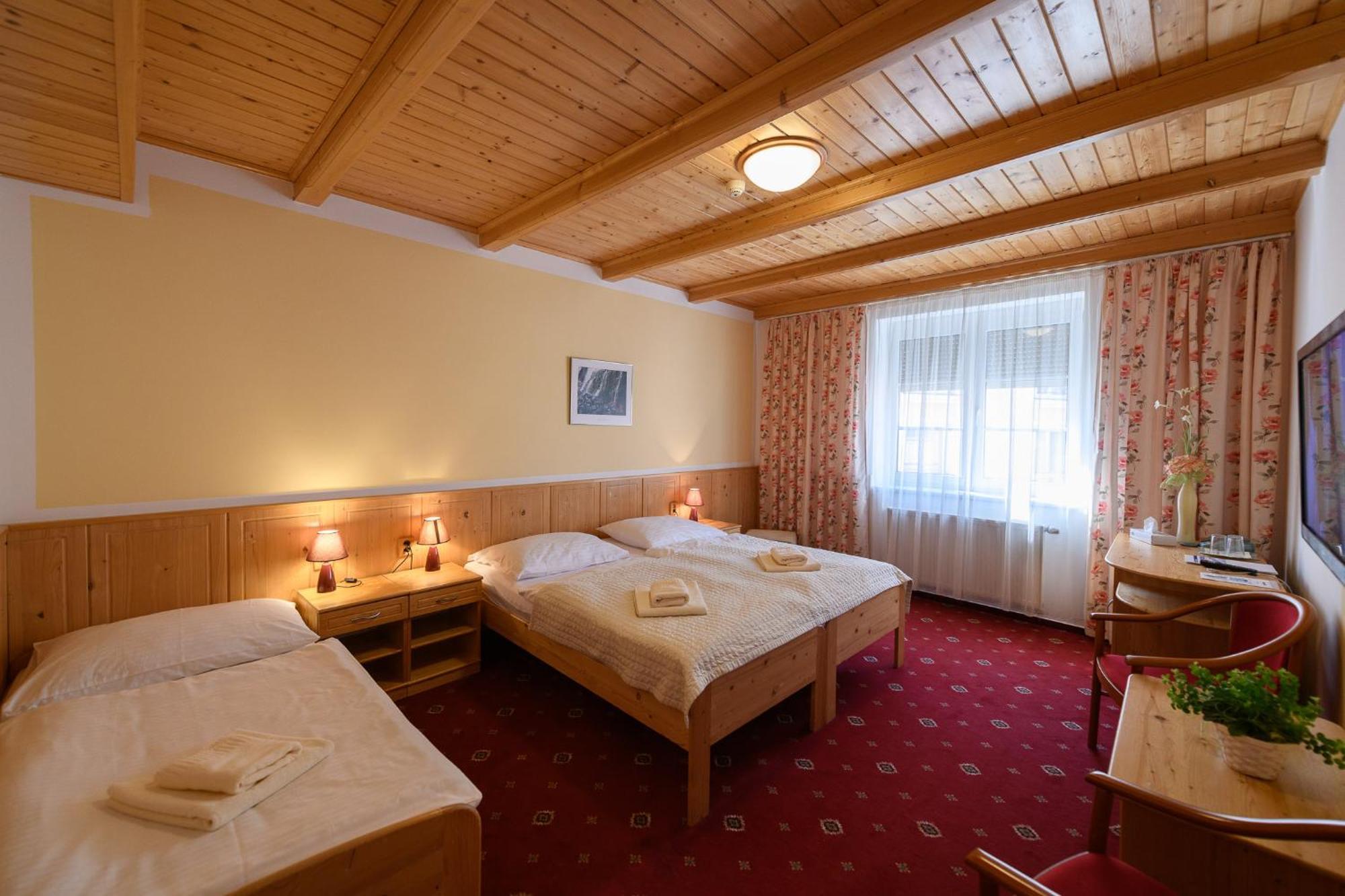 Sport-V-Hotel Hrotovice Zewnętrze zdjęcie