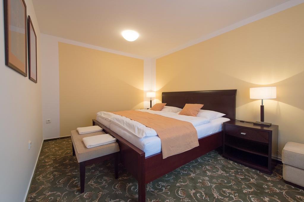 Sport-V-Hotel Hrotovice Zewnętrze zdjęcie