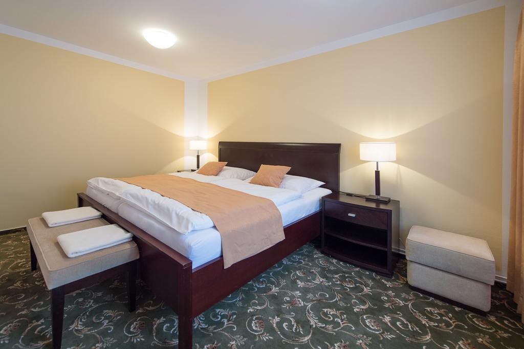 Sport-V-Hotel Hrotovice Zewnętrze zdjęcie