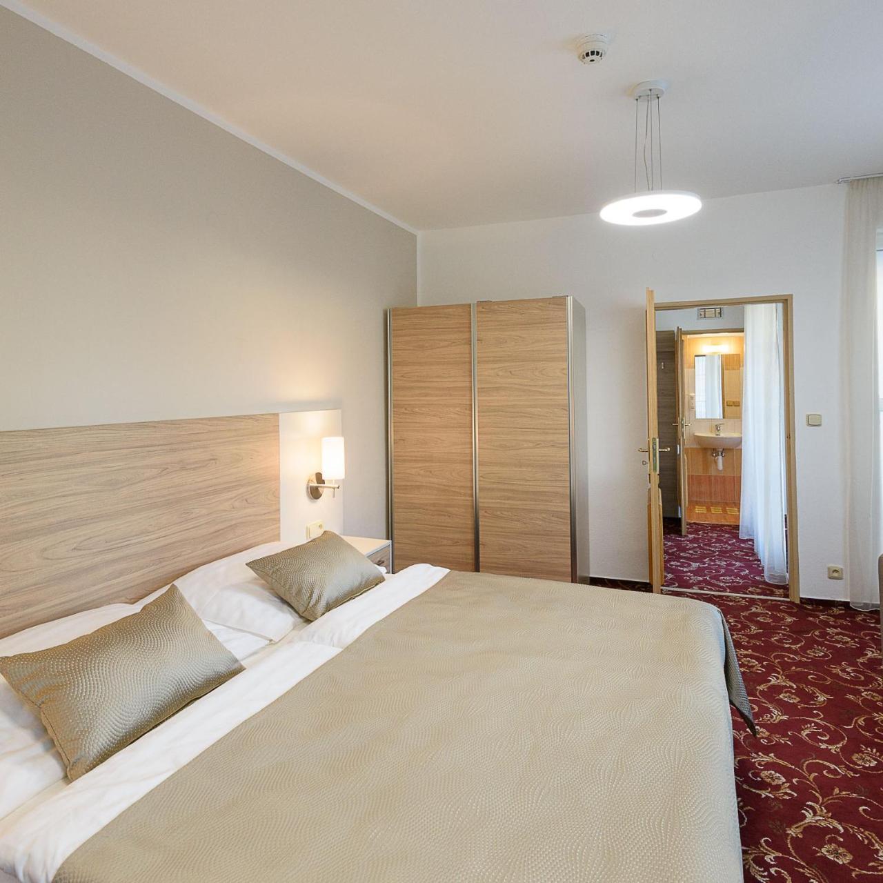 Sport-V-Hotel Hrotovice Zewnętrze zdjęcie