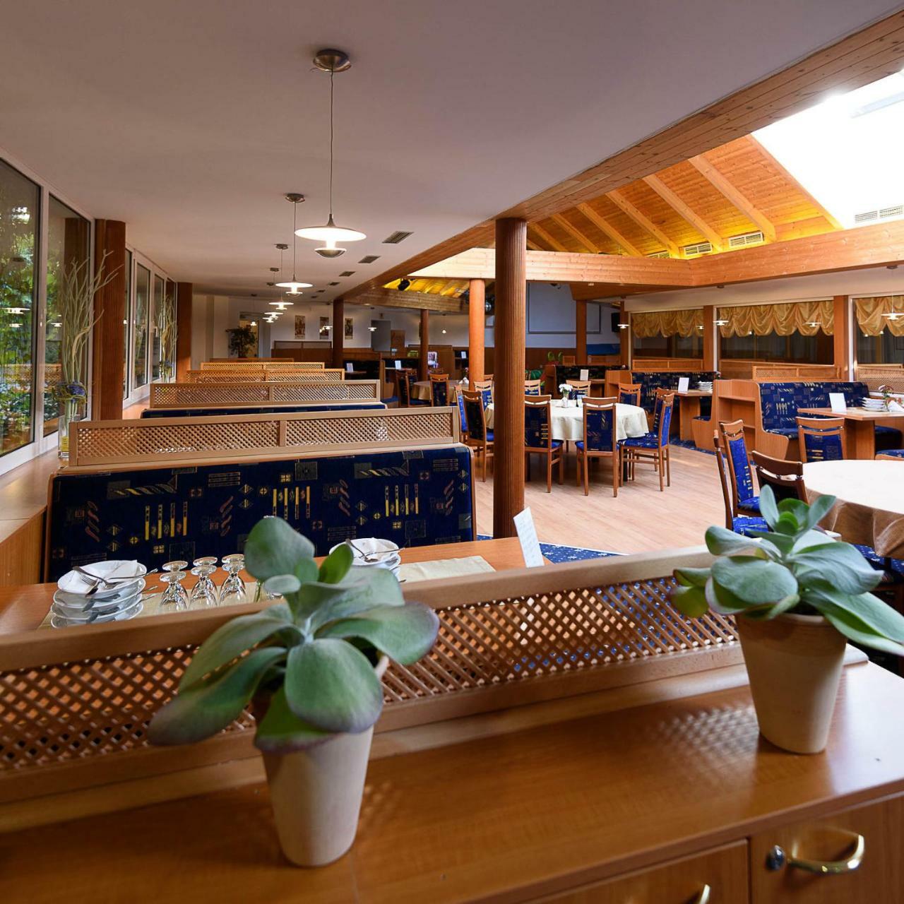 Sport-V-Hotel Hrotovice Zewnętrze zdjęcie